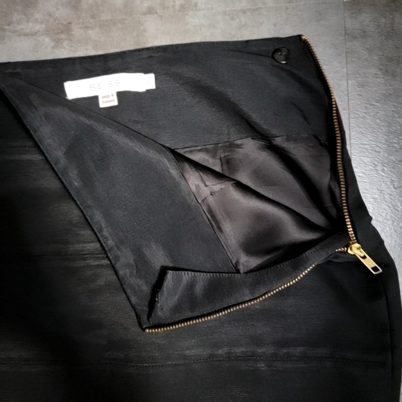 REISS Black Mini Skirt with Pleated Hem Detail Size 4 - Picture 4 of 9